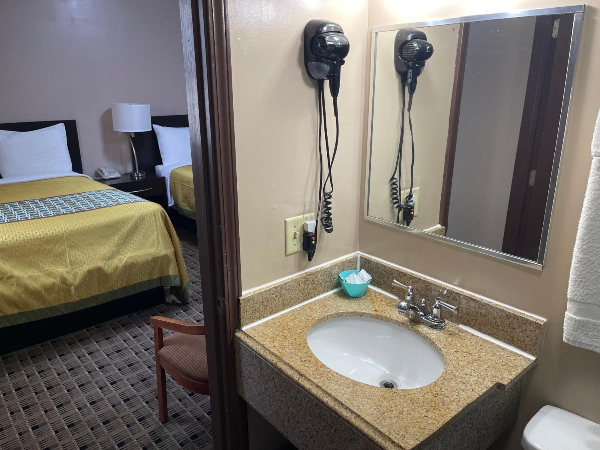Economy Inn & Suites 애슈터뷸라 외부 사진