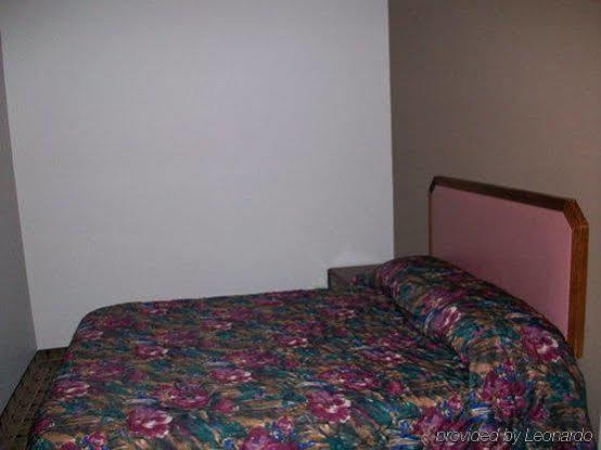 Economy Inn & Suites 애슈터뷸라 객실 사진